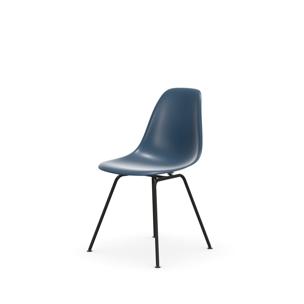 Eames Plastic Side Chair DSX Four-legged tubular steel base – powder-coated / basic dark