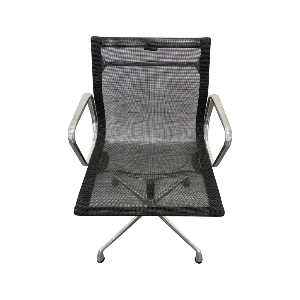 Eames Aluminium Chair EA 103, Gestell poliert, Netzgewebe nero
