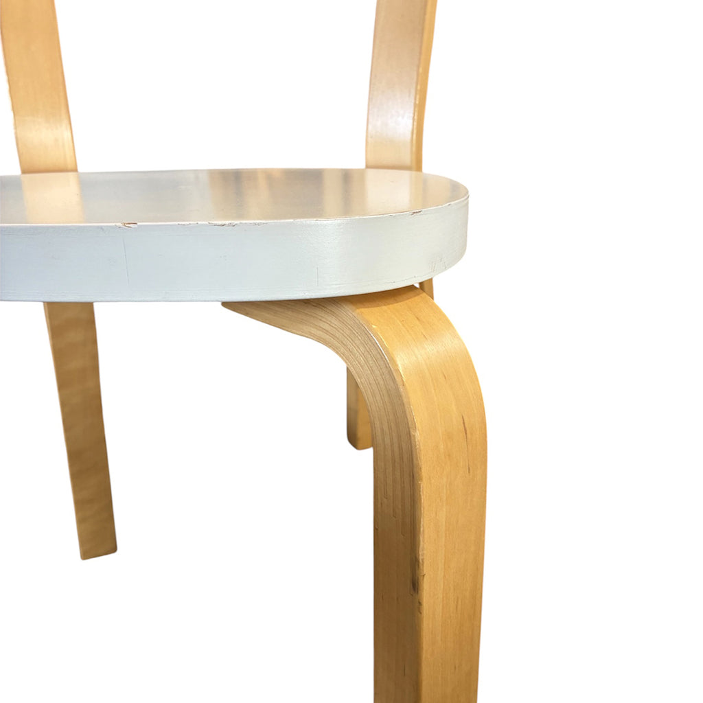 Artek - Stuhl 69, Birke, weiss lackiert