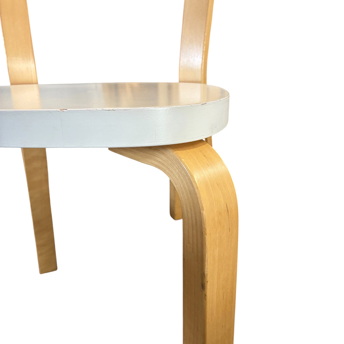 Artek - Stuhl 69, Birke, weiss lackiert