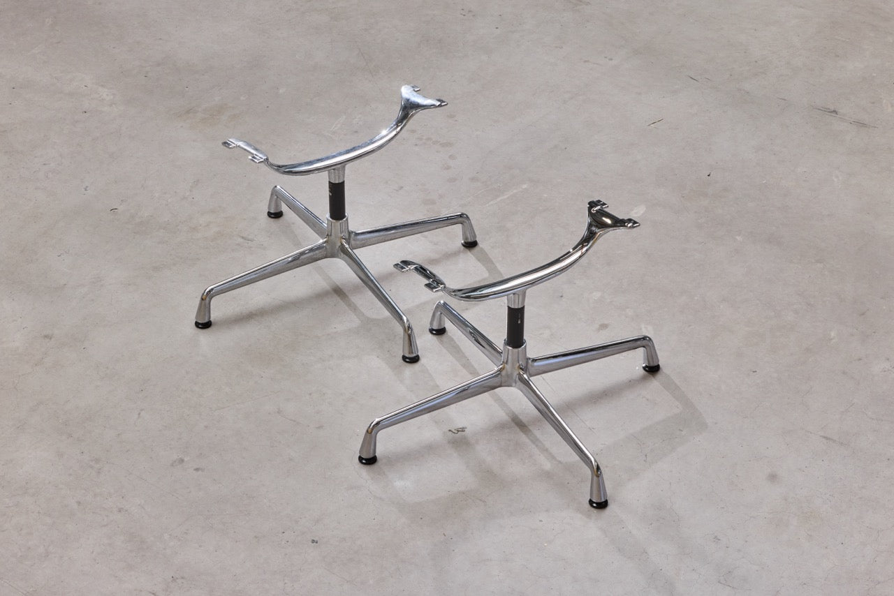Eames Aluminium Chair EA 108, base chrome-plated, Netweave nero